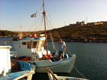 Un pescatore nell'isola di Lipsi